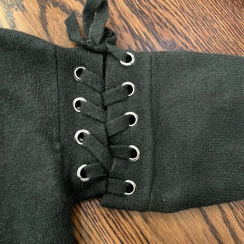 Sweater - Picture 2 of 4